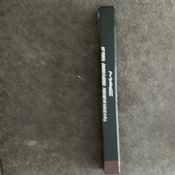 MAC Lip Pencil - Nightmoth - 1.45g/0.05oz - Picture 1 of 3